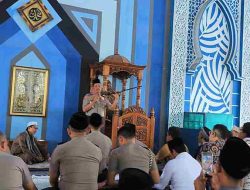 Salat Jumat Keliling di Masjid Airan, Kapolda Lampung Perkenalkan Diri dan Tegaskan Semangat “Polisi untuk Masyarakat”