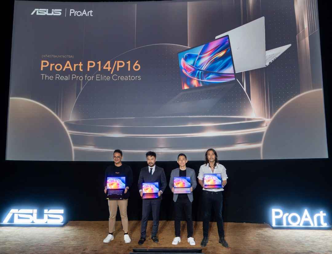 Foto Ki-ka: 1. Adrian Pradipta - Technical Public Relations, ASUS Indonesia. 2. ⁠Rudy Salim - CEO PRESTIGECORP. 3. ⁠Lenny Lin - Country Manager, ASUS Indonesia, 4. Marcello Tahitoe, Top Indonesian Singer